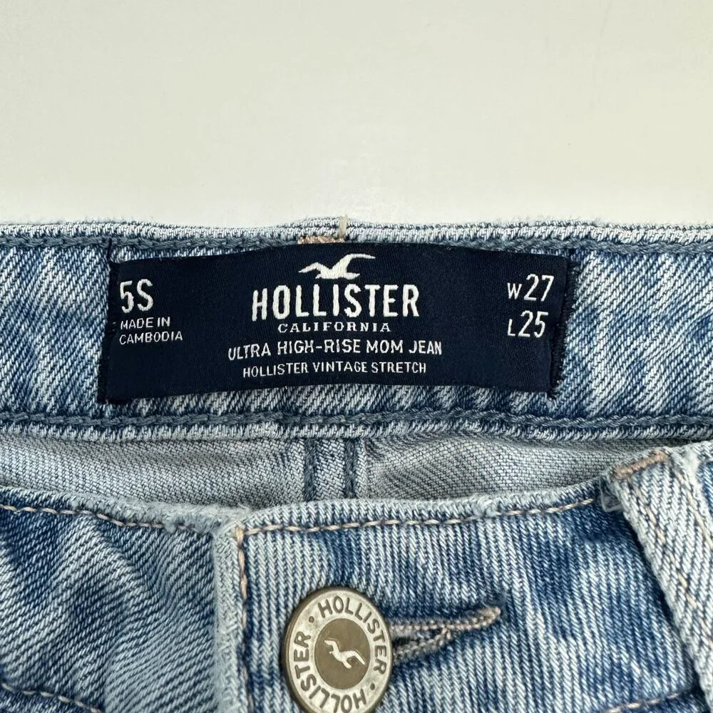 Hollister Ultra High‎ Rise Distressed Mom Jean WOmen's size 5 Short Blue Jeans